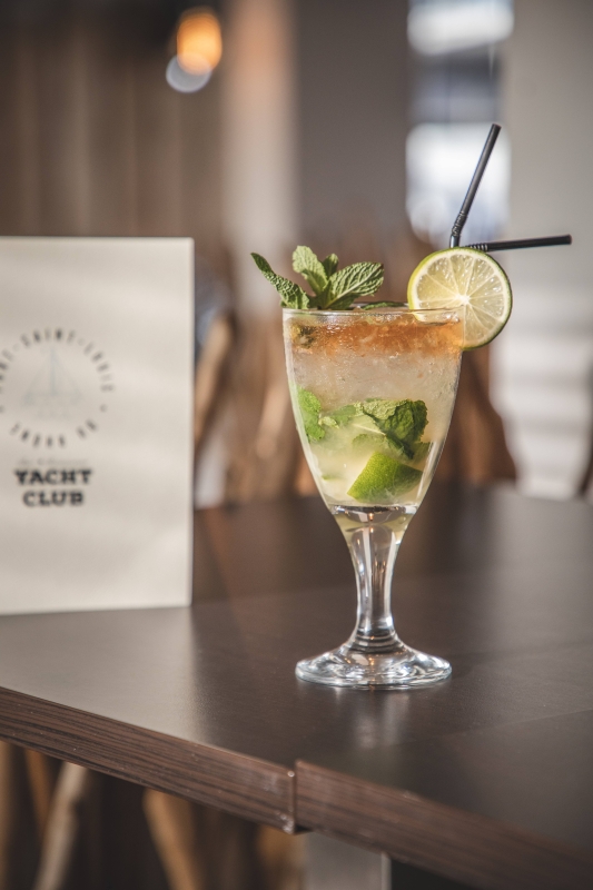 Yacht Club - Restaurant Port-Saint-Louis-du-Rhône - Port Saint Louis du Rhone restaurant